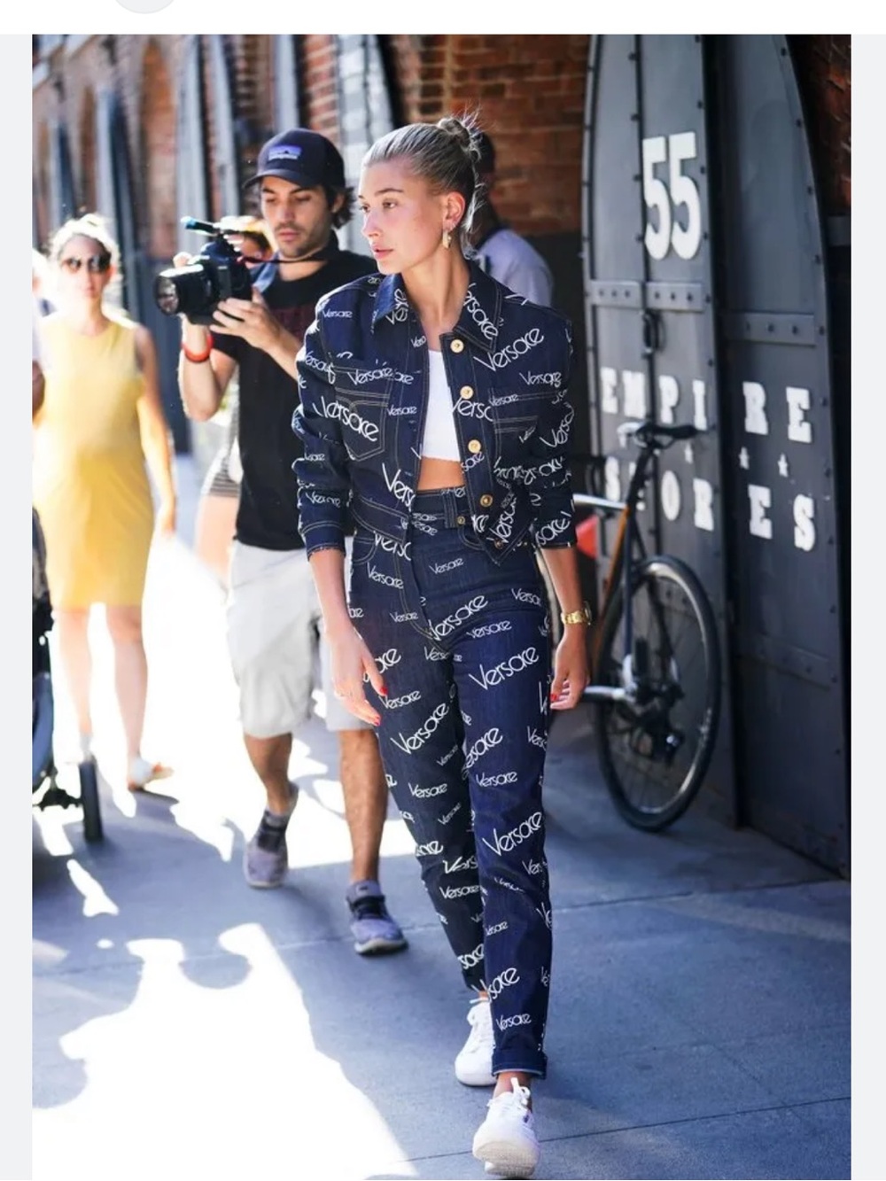 Versace Logo Mania Denim Mini Skirt NWT‎ Y2K Style Hailey Bieber Archival XS